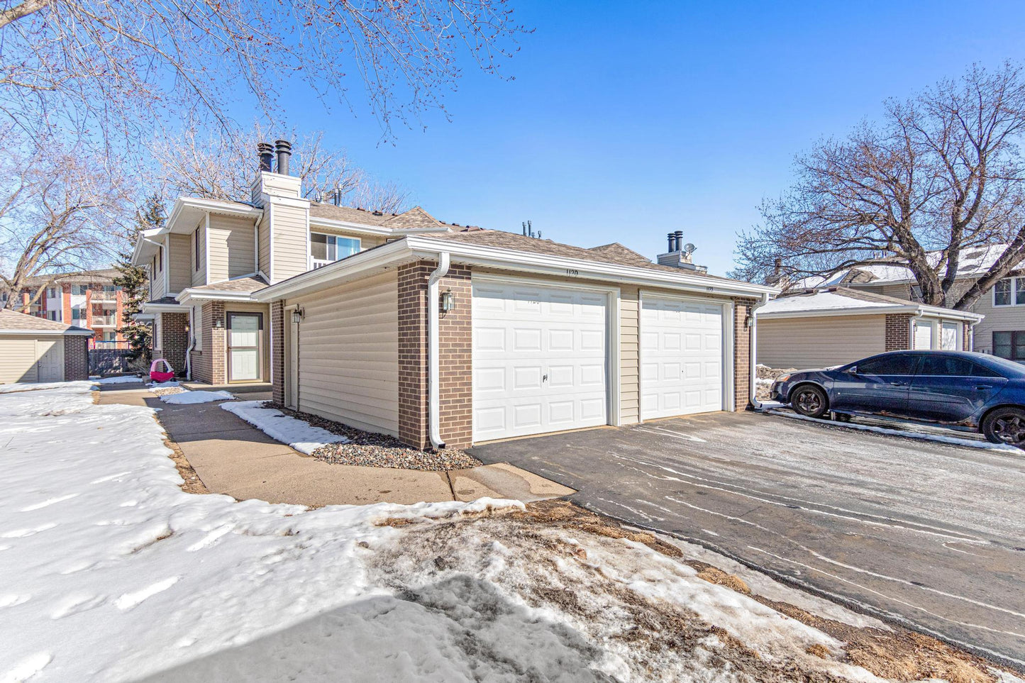 1122 Travelers Trail, Burnsville, MN 55337