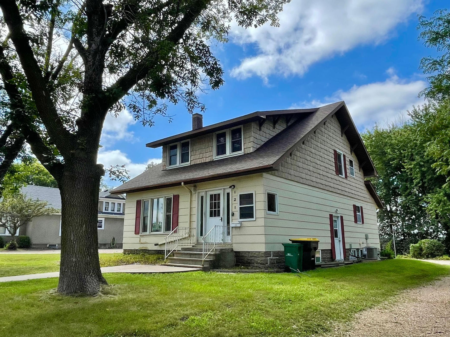 121 West Street, Sanborn, MN 56083