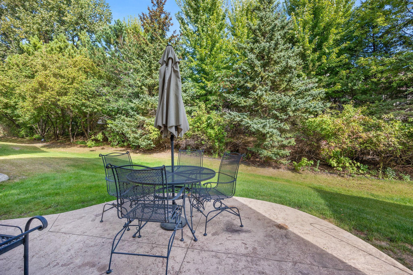 8711 Bay Drive, Chanhassen, MN 55317