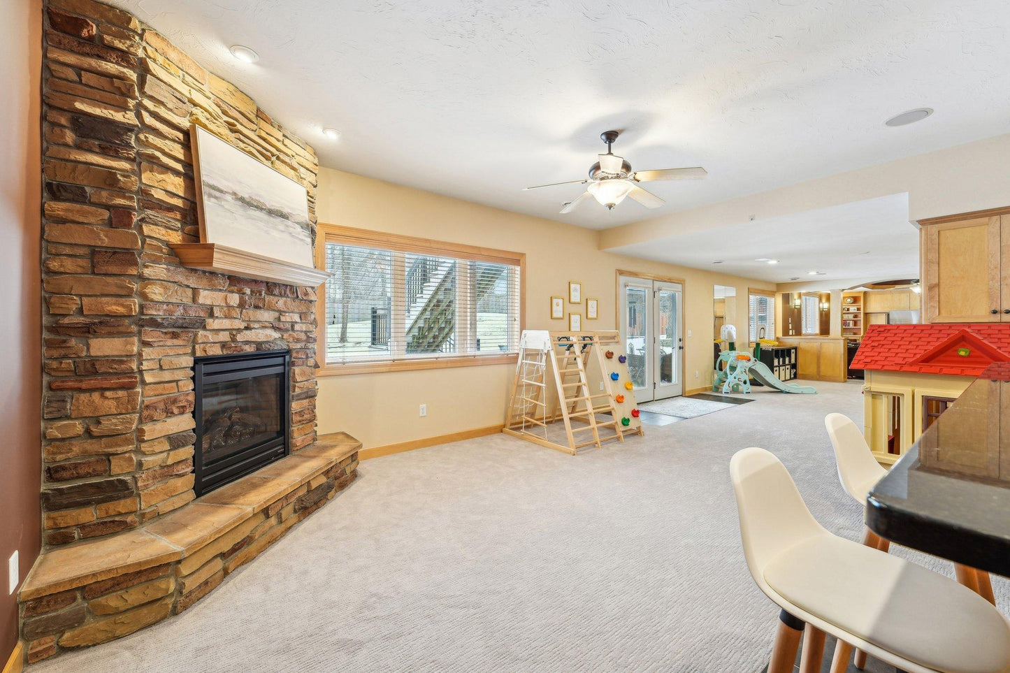 1550 Viewcrest Lane, Burnsville, MN 55306