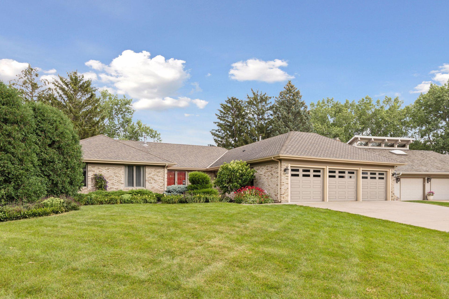 7509 Hyde Park Drive, Edina, MN 55439