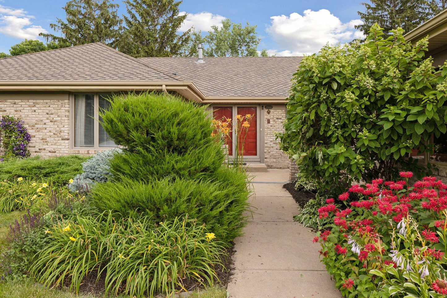 7509 Hyde Park Drive, Edina, MN 55439