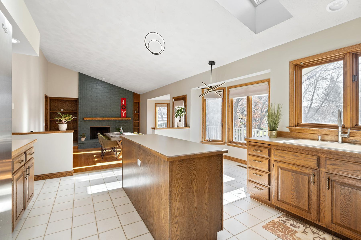 11593 Mount Curve Road, Eden Prairie, MN 55347