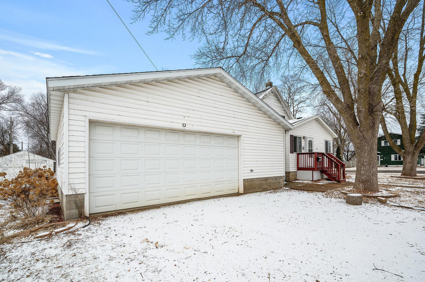 1229 Mcleod Avenue, Glencoe, MN 55336