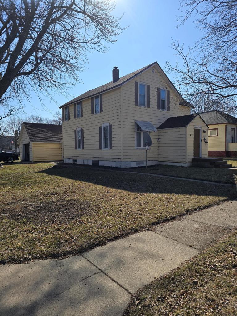 111 Thompson , Delavan, MN 56023