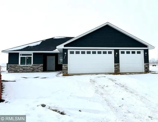 405 20th street , Glencoe, MN 55336