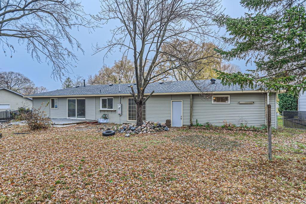 2084 Shale Lane, Eagan, MN 55122